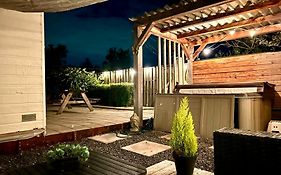 Wellness Bungalow With Jacuzzi &Sauna&Private Garden Near Amsterdam