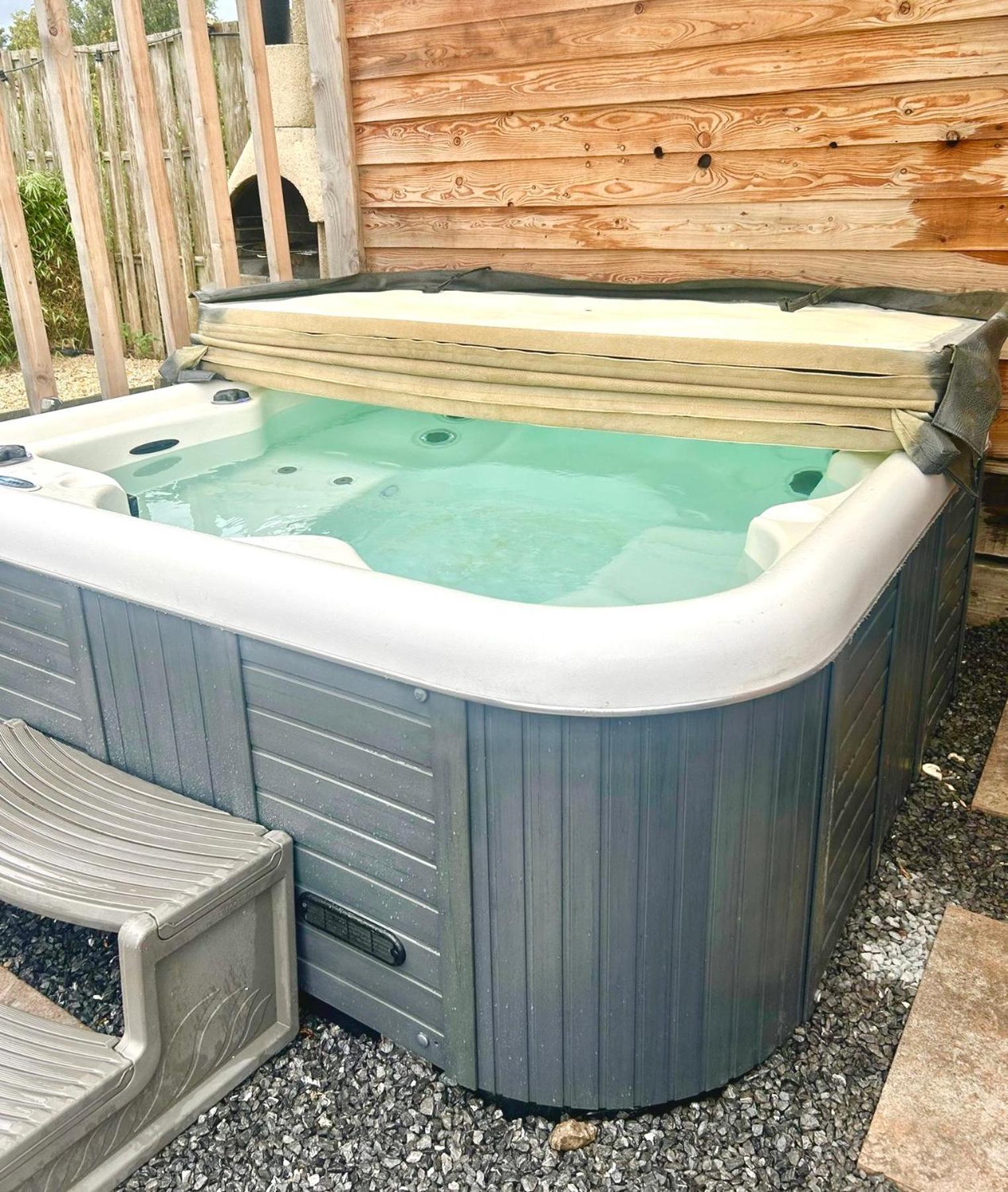 Wellness Bungalow With Jacuzzi &Sauna&Private Garden Near Amsterdam Vijfhuizen Exterior foto